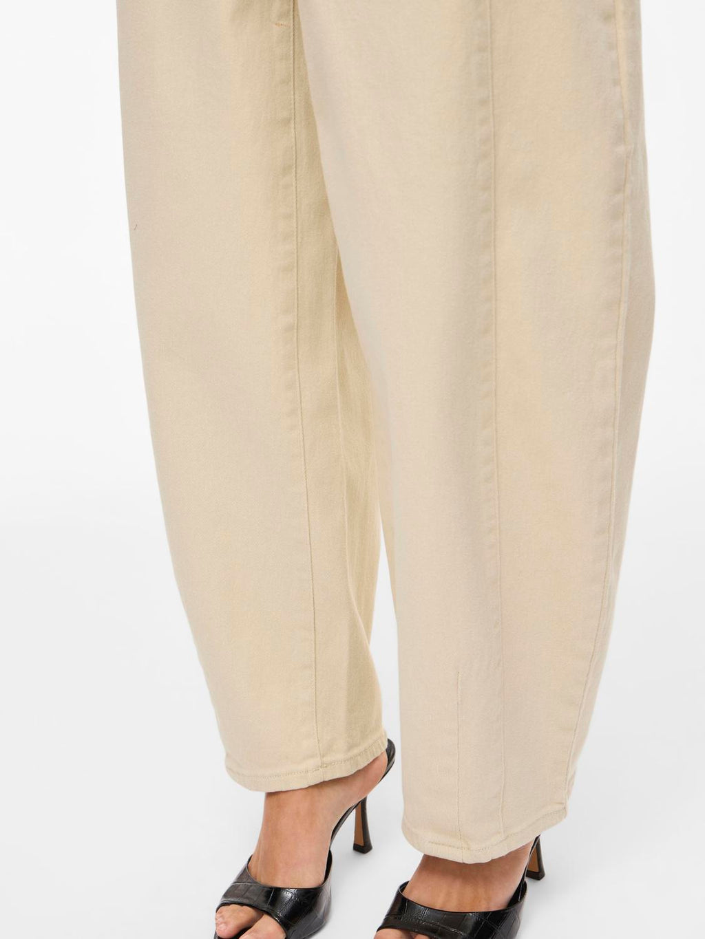 Vichia Hw Barrel Jeans