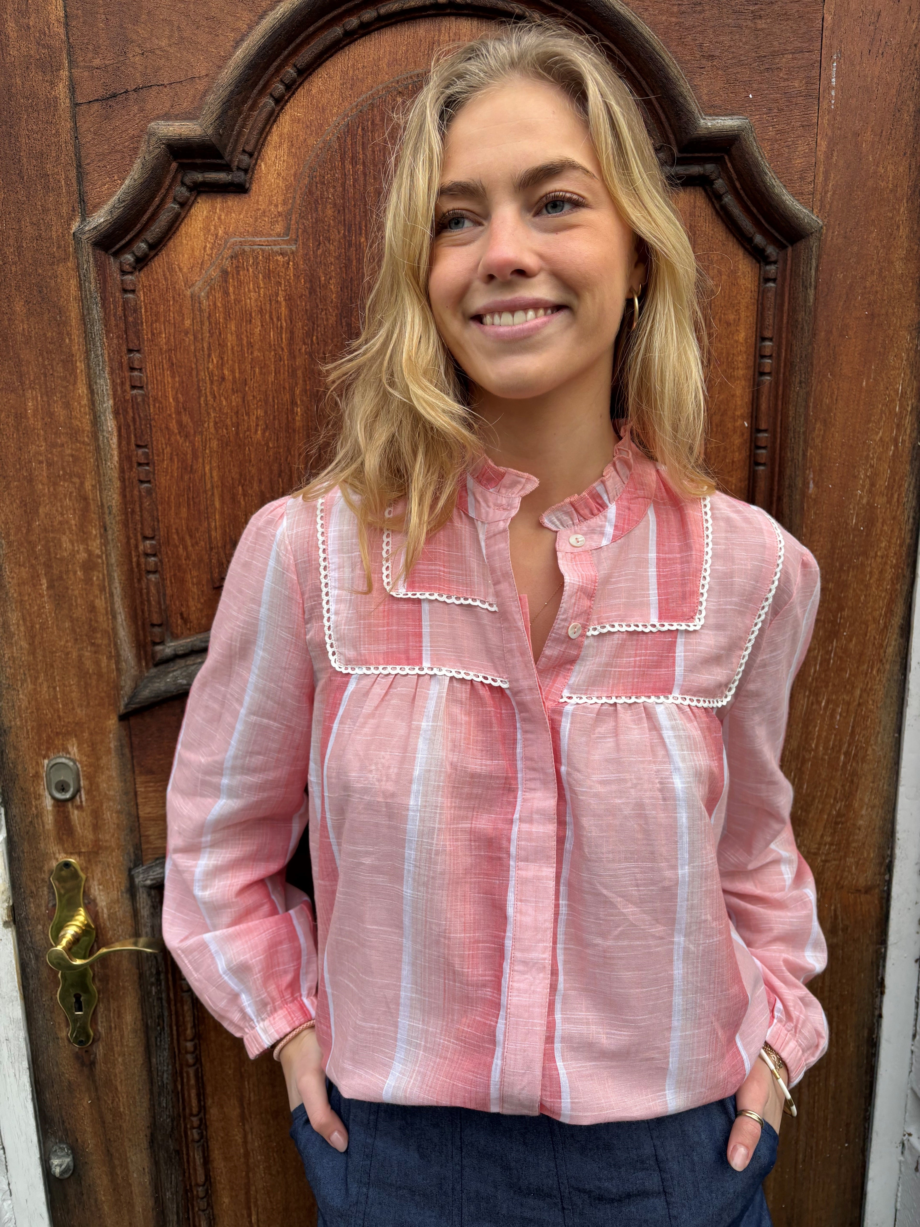 CONTINUE Isabella Pastel