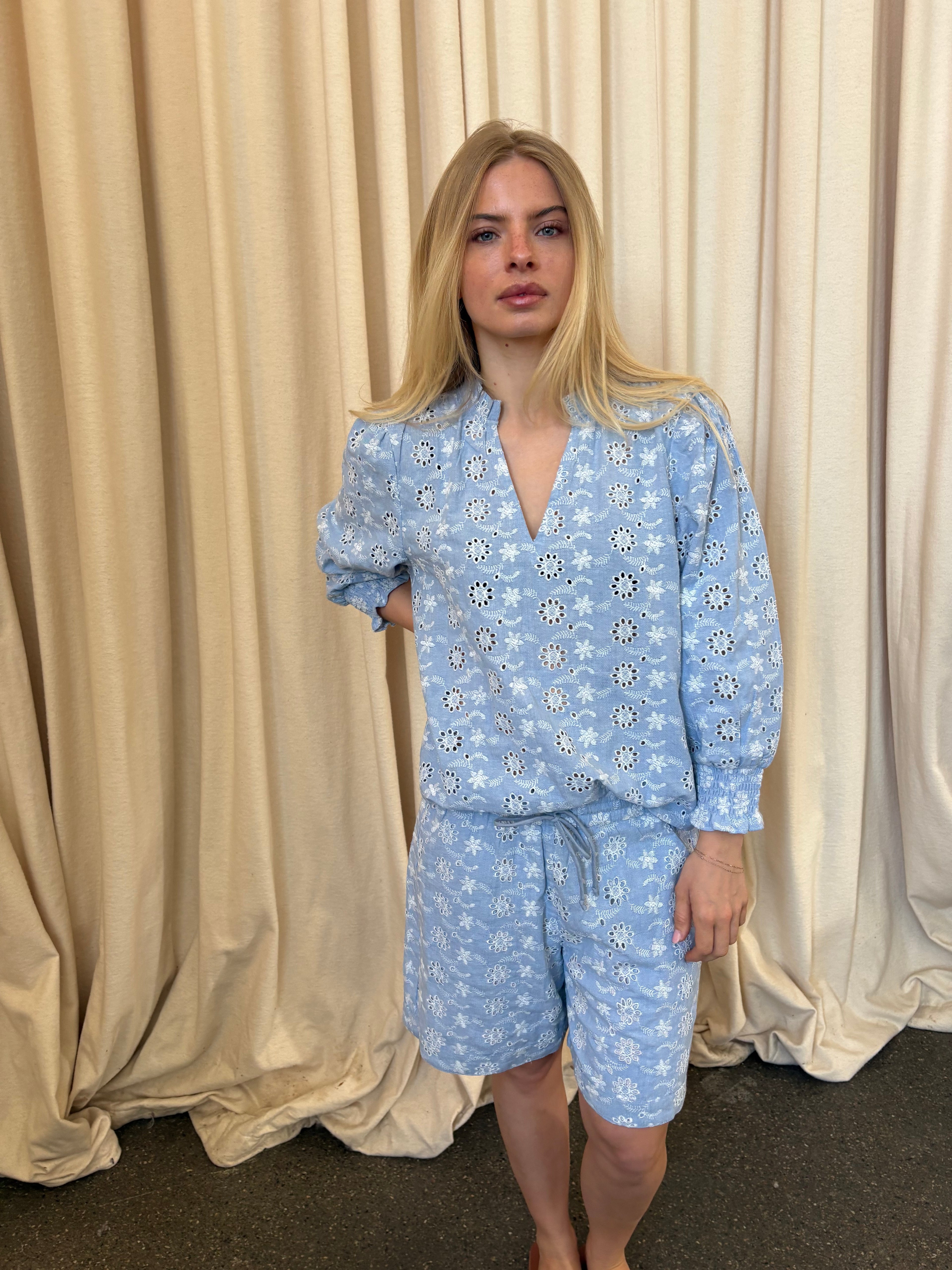 EMMA EMBRODERY BLUE