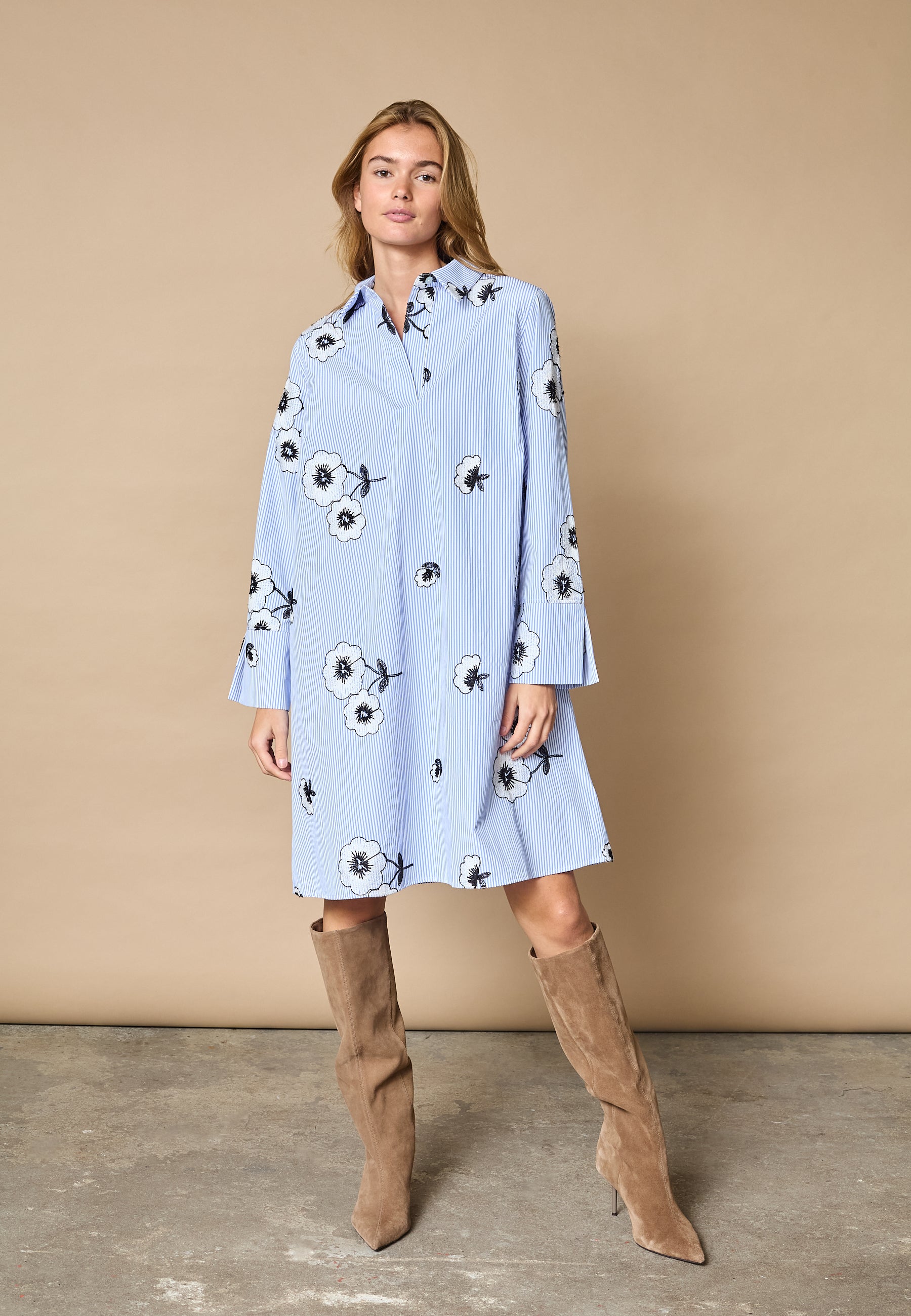 LOVE1476 BLUE FLOWER KJOLE