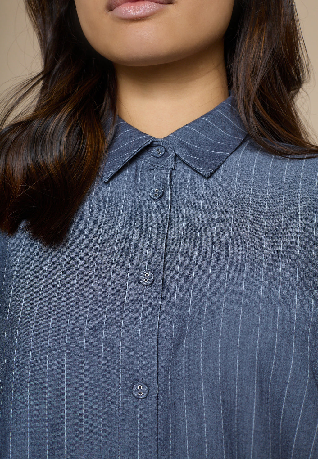 LOVE971-13 PIN STRIBE BLUSE