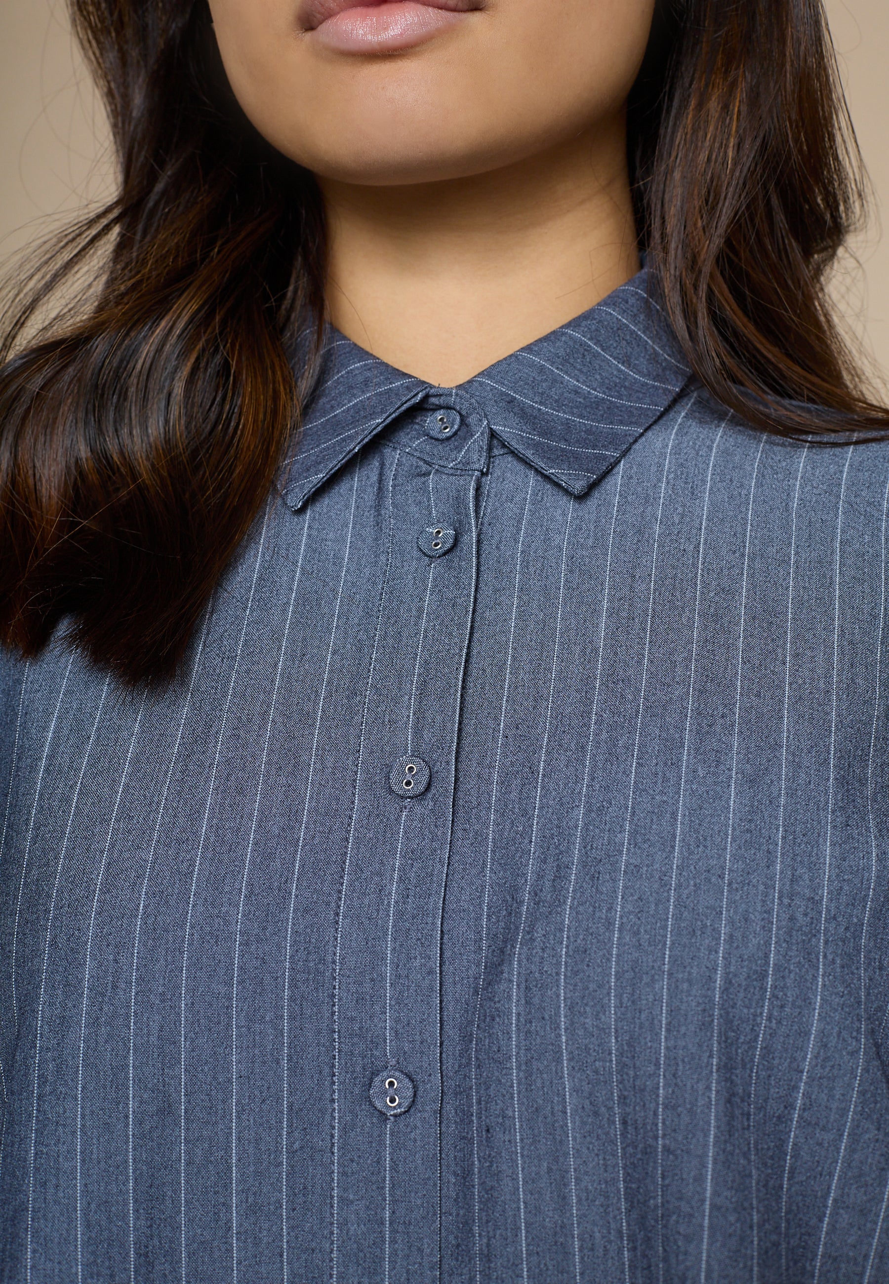 LOVE971-13 PIN STRIBE BLUSE