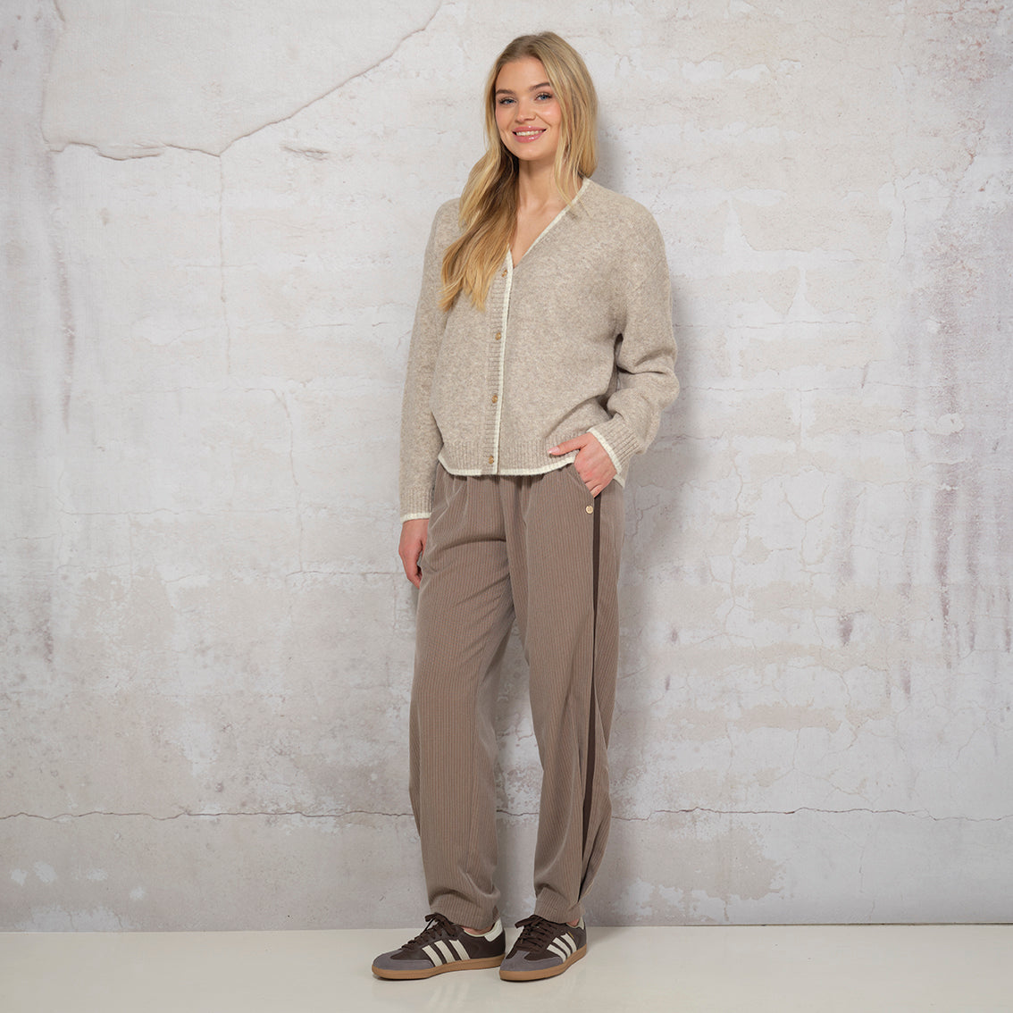 GIGI KNIT CARDIGAN SAND