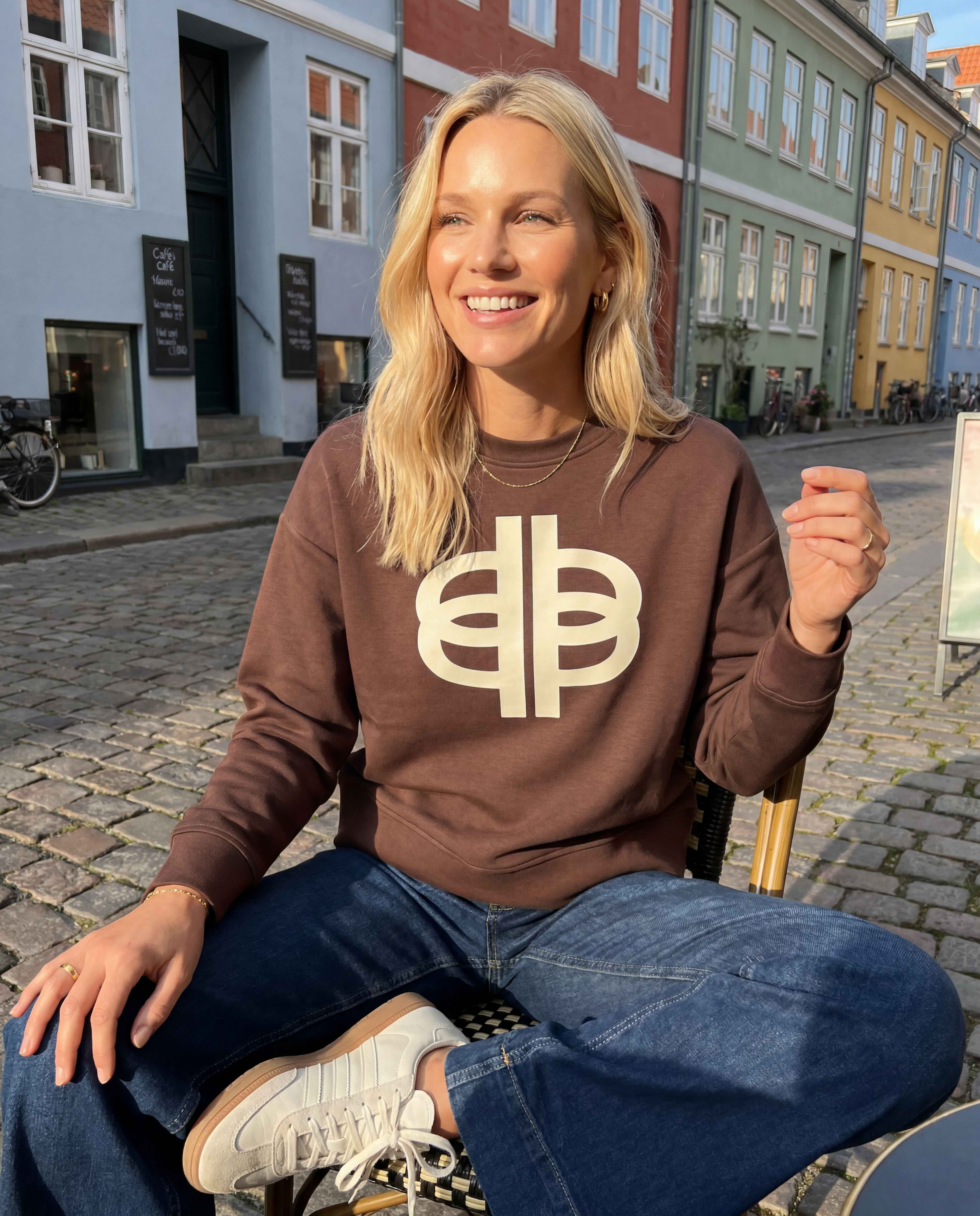 MARY SWEATSHIRT