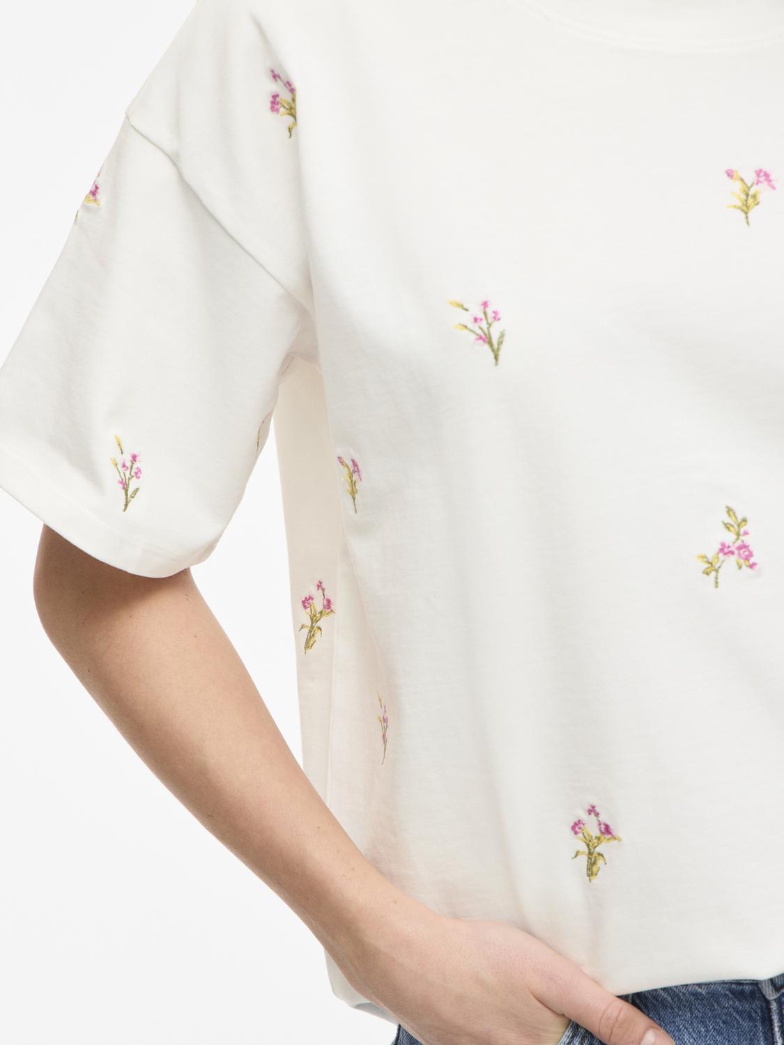 VIMONIE TEE SNOW WHITE EMB FLOWER