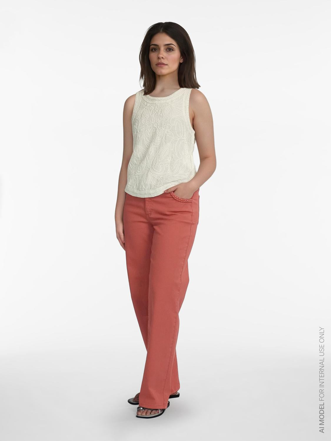 Vitoja O-Neck Sl Emb Detail To