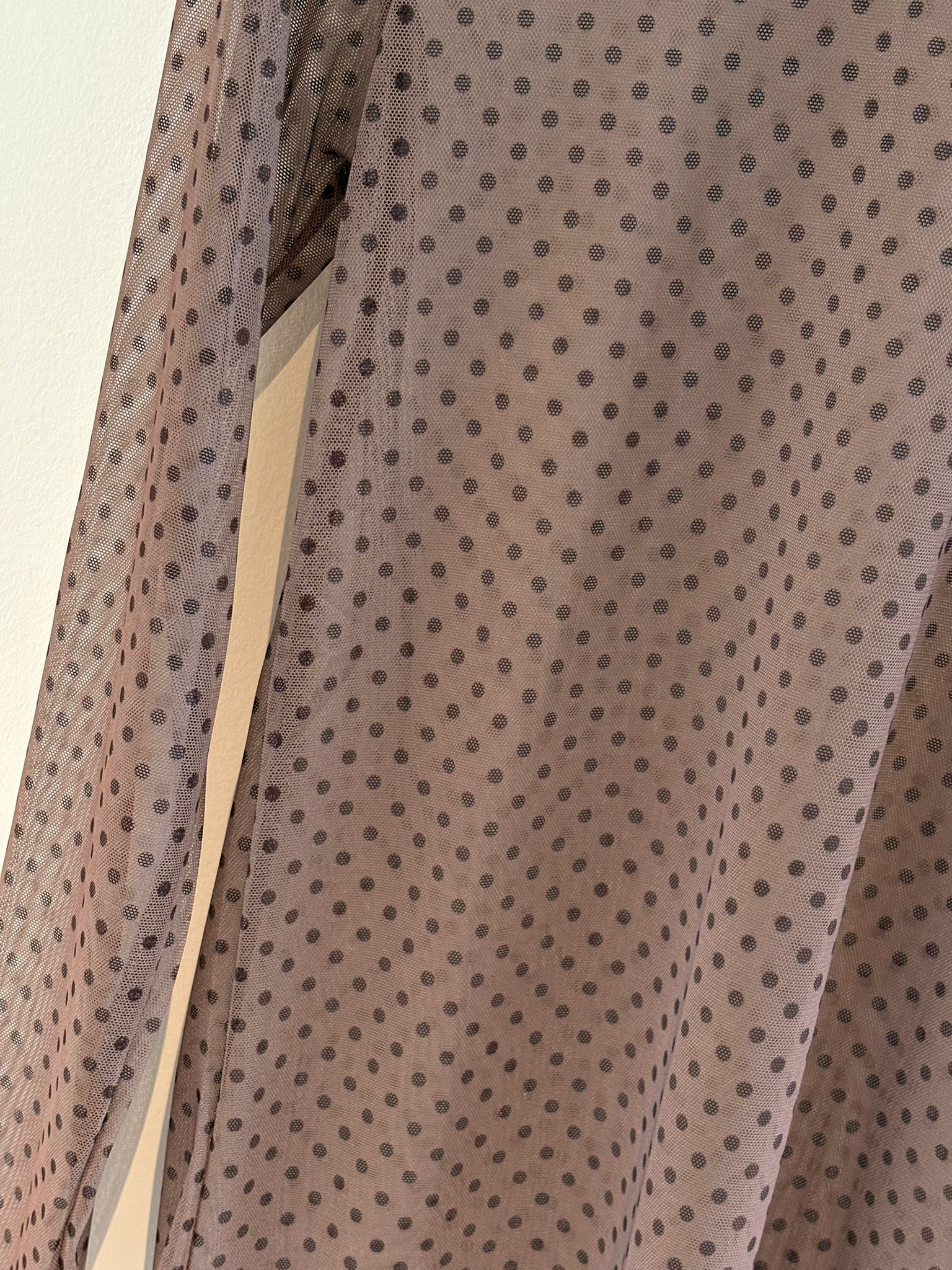 Sarah mesh med prikker brun