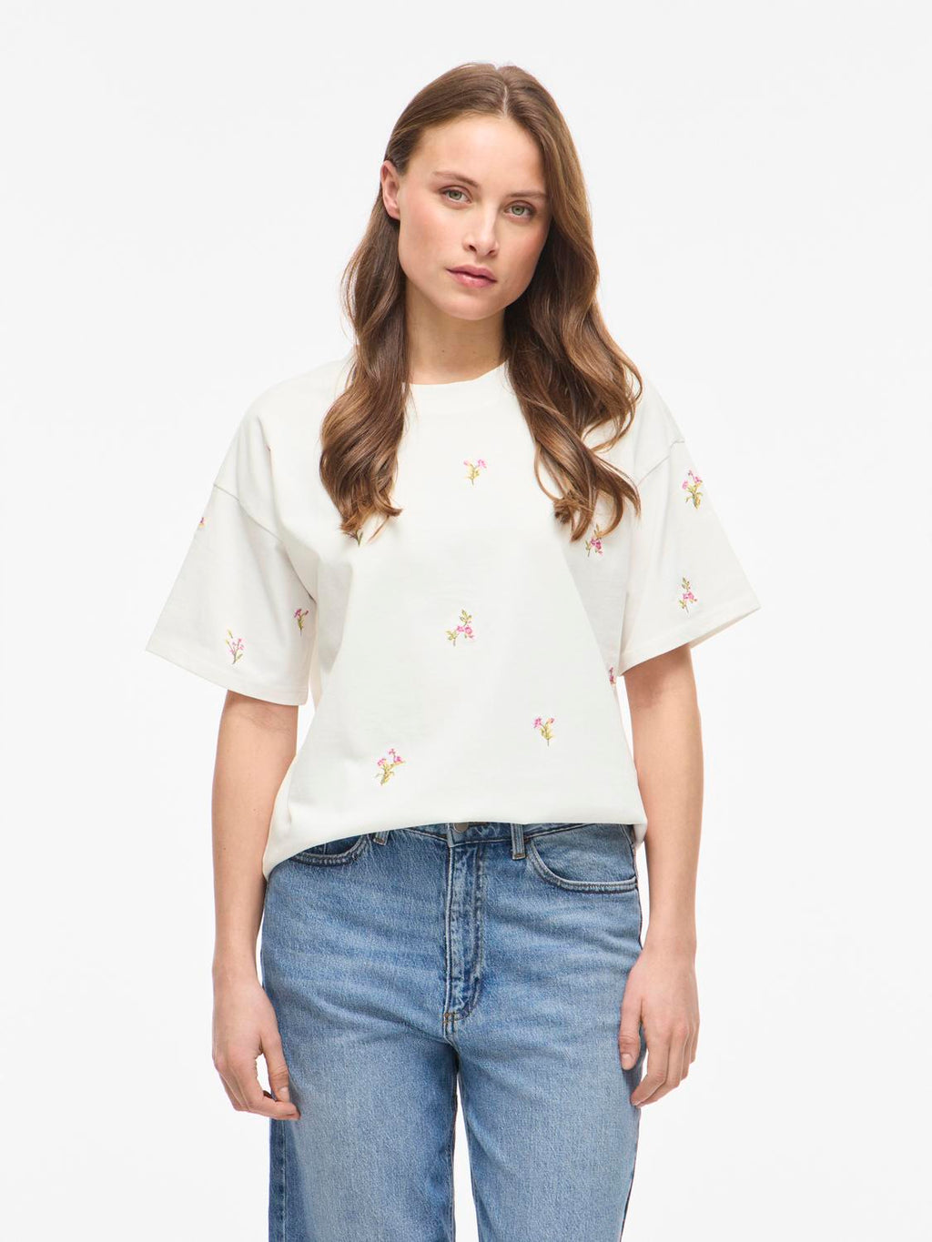 VIMONIE TEE SNOW WHITE EMB FLOWER