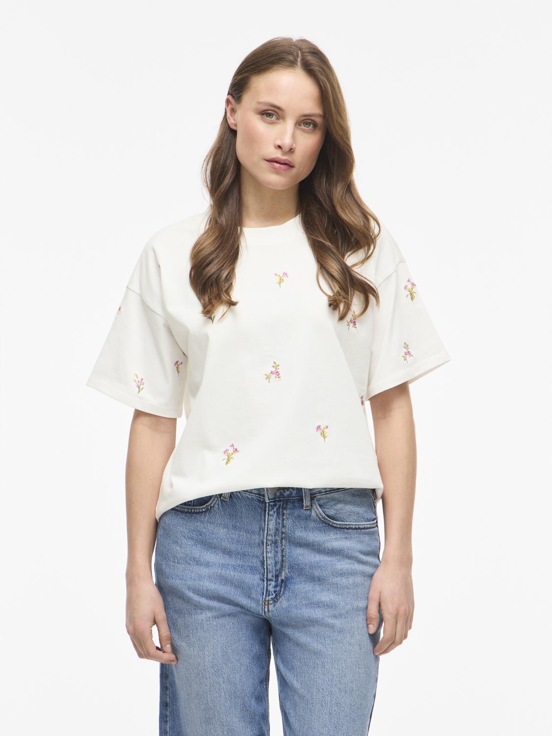 VIMONIE TEE SNOW WHITE EMB FLOWER