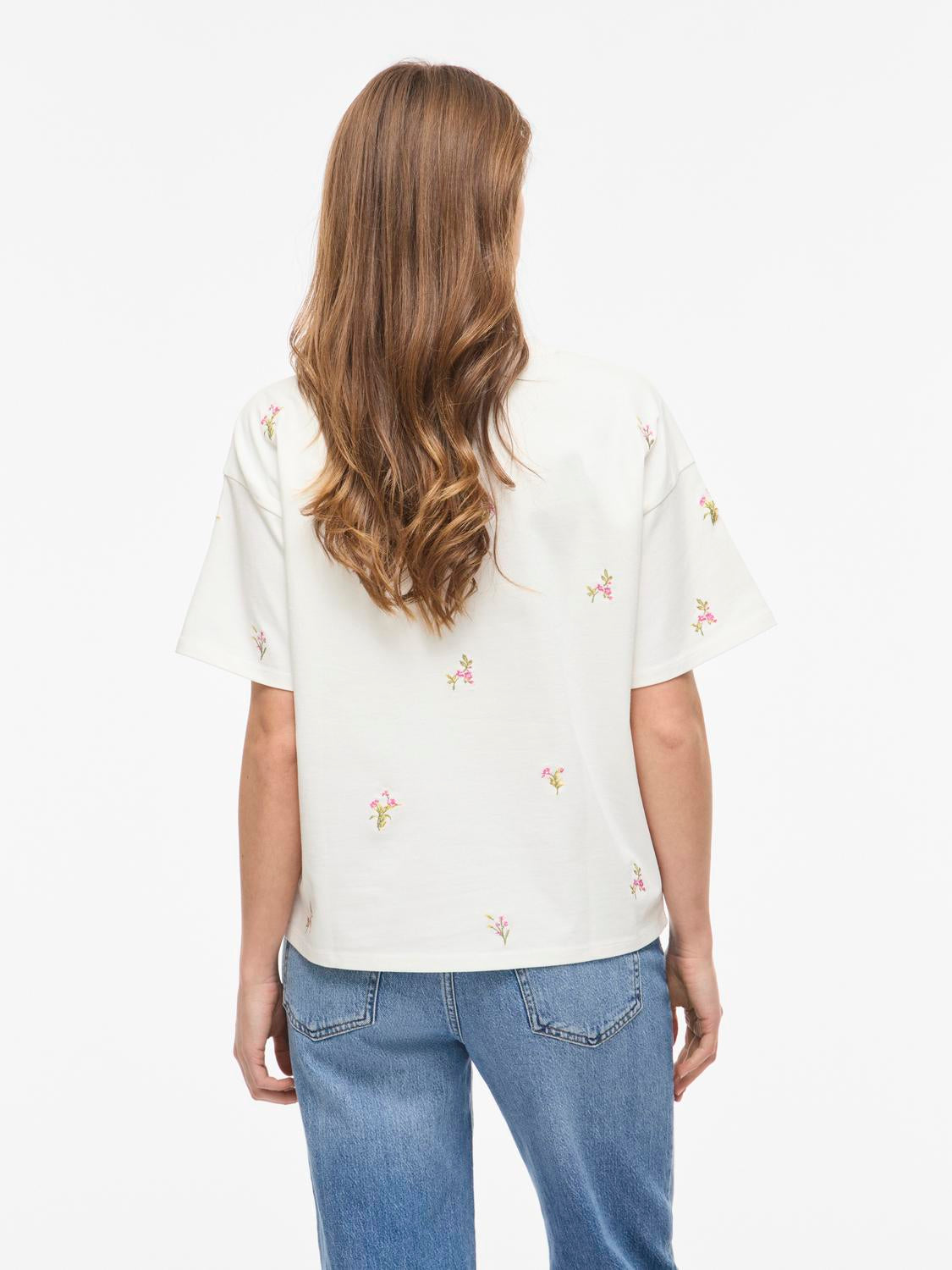 VIMONIE TEE SNOW WHITE EMB FLOWER