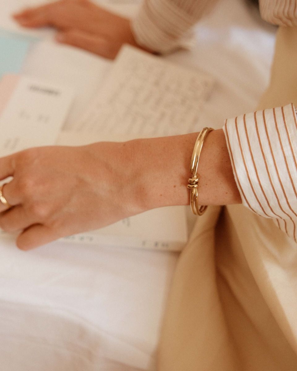 SWIVEL BANGLE GOLD